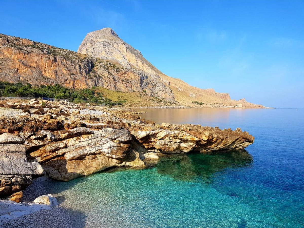 Cala Di Ponente Hotell Castelluzzo Exteriör bild