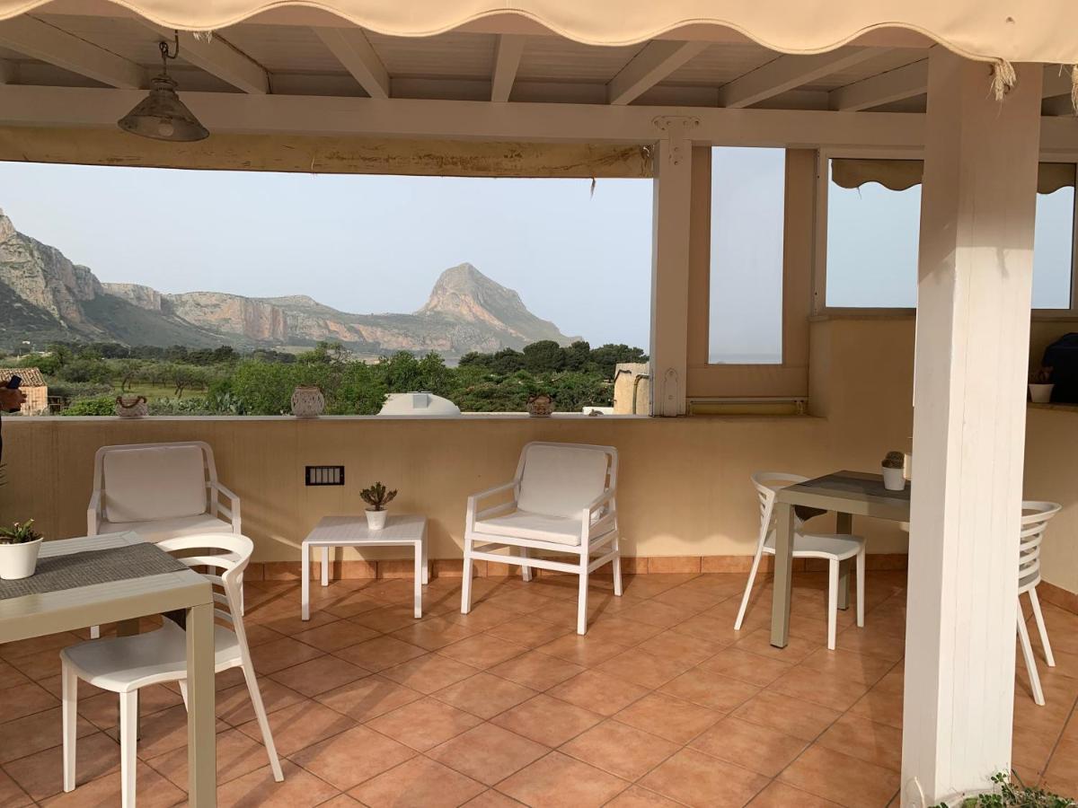 Cala Di Ponente Hotell Castelluzzo Exteriör bild