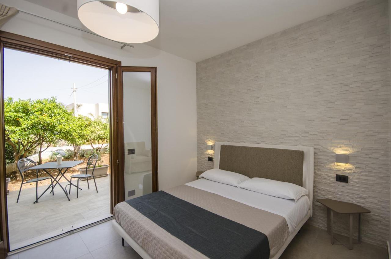 Cala Di Ponente Hotell Castelluzzo Exteriör bild