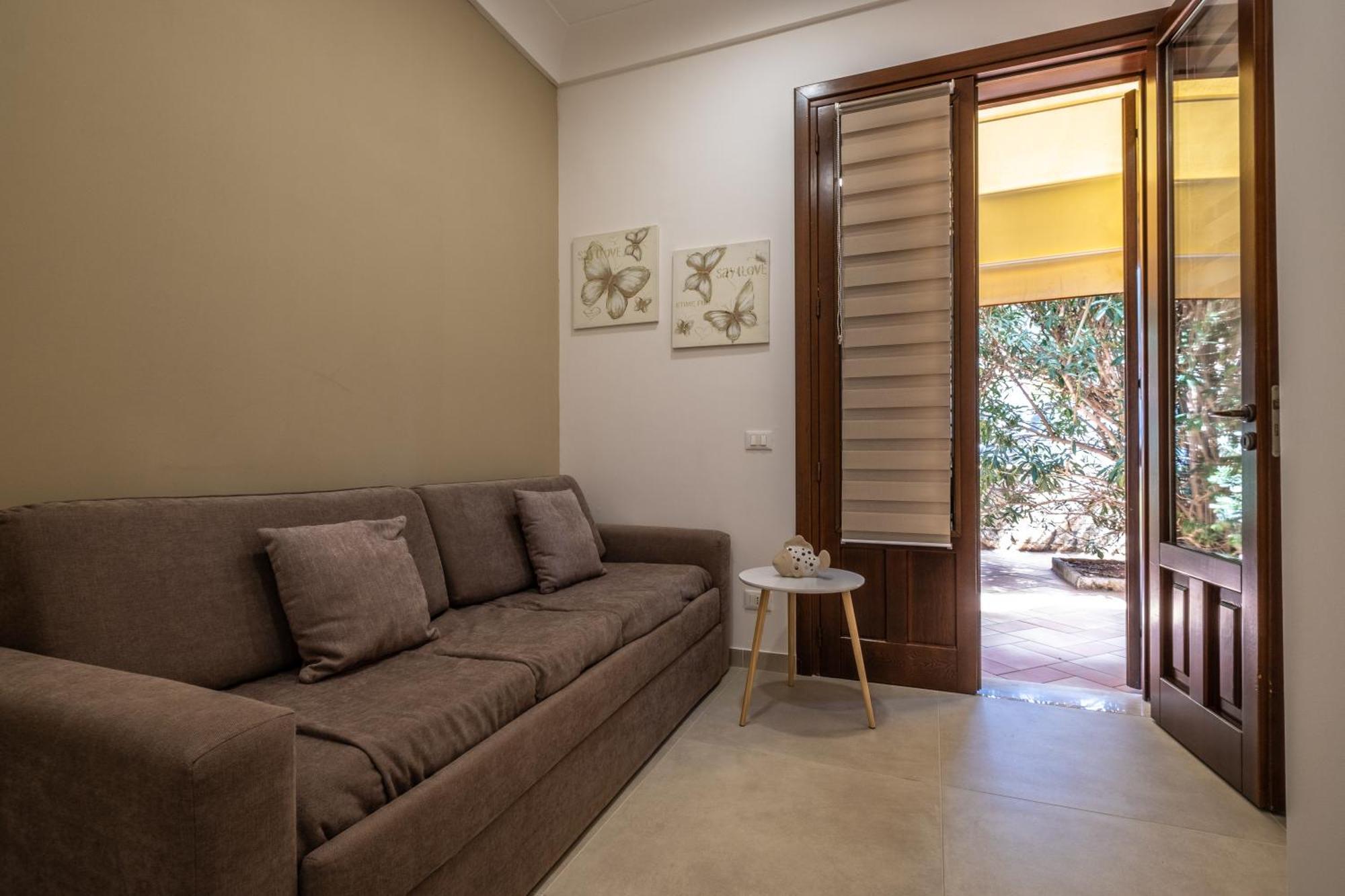 Cala Di Ponente Hotell Castelluzzo Exteriör bild