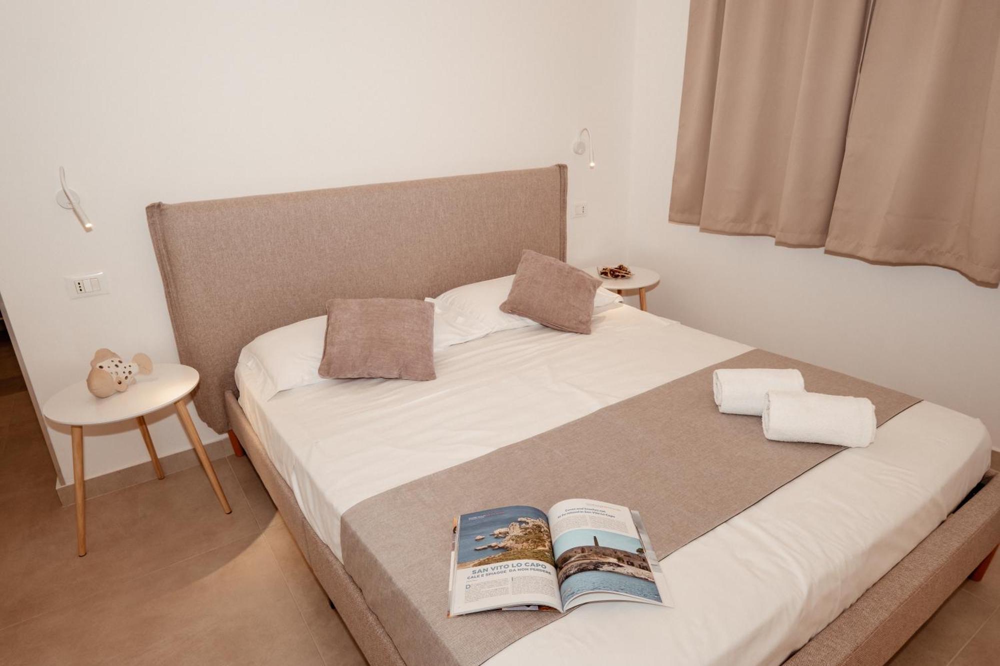 Cala Di Ponente Hotell Castelluzzo Exteriör bild