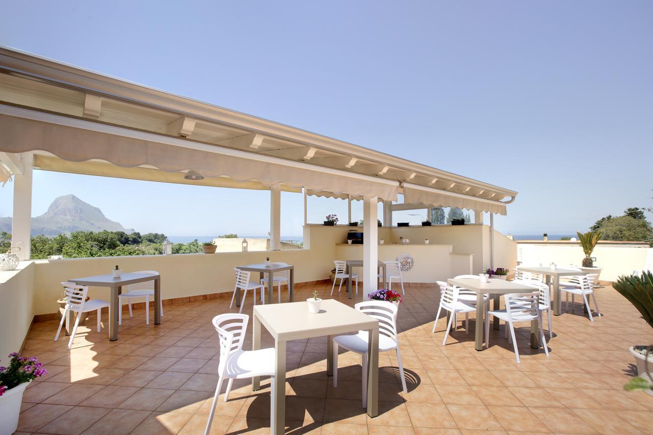 Cala Di Ponente Hotell Castelluzzo Exteriör bild