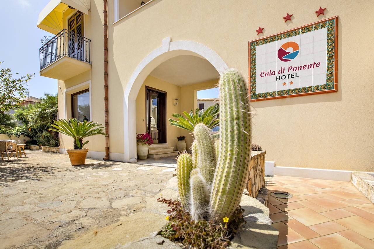 Cala Di Ponente Hotell Castelluzzo Exteriör bild
