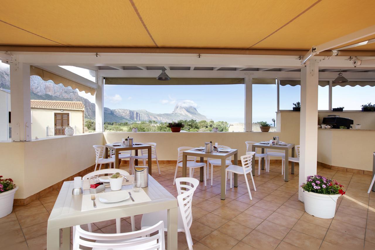 Cala Di Ponente Hotell Castelluzzo Exteriör bild